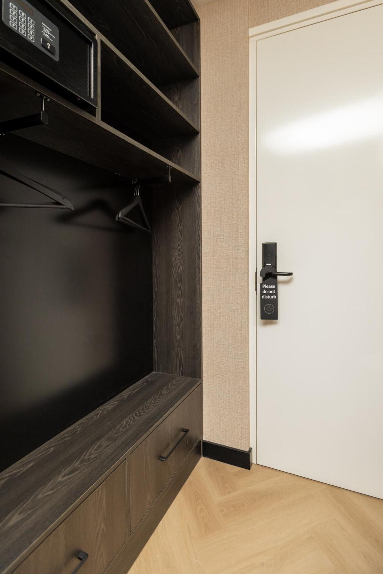 Twenty-three Amsterdam Airport Hotel 4*