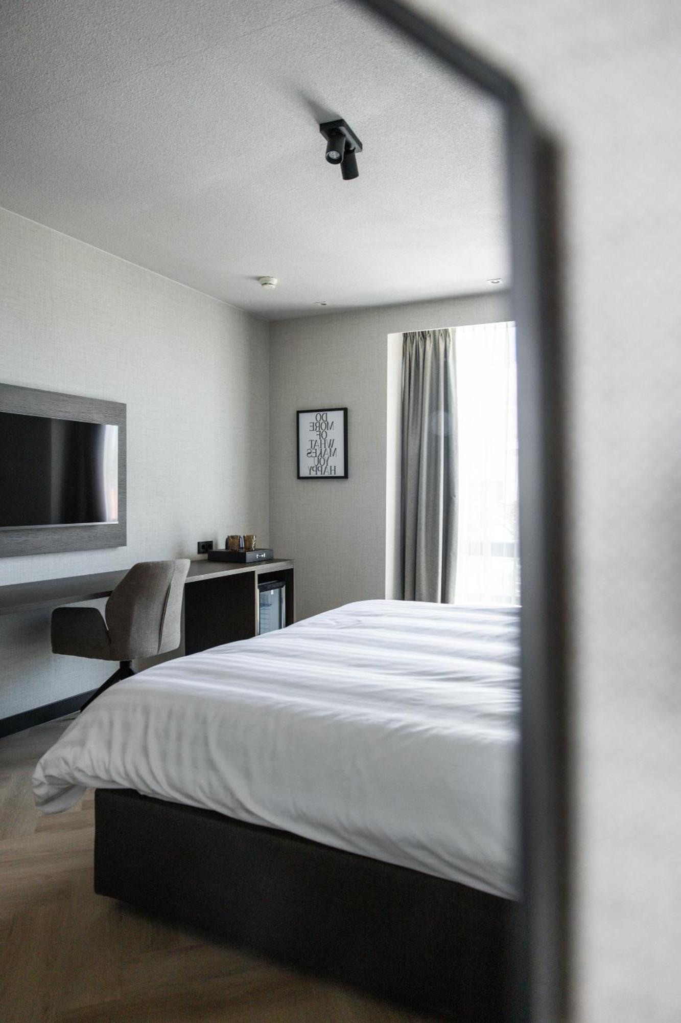 Hotel Twenty-three Amsterdam Airport 4*