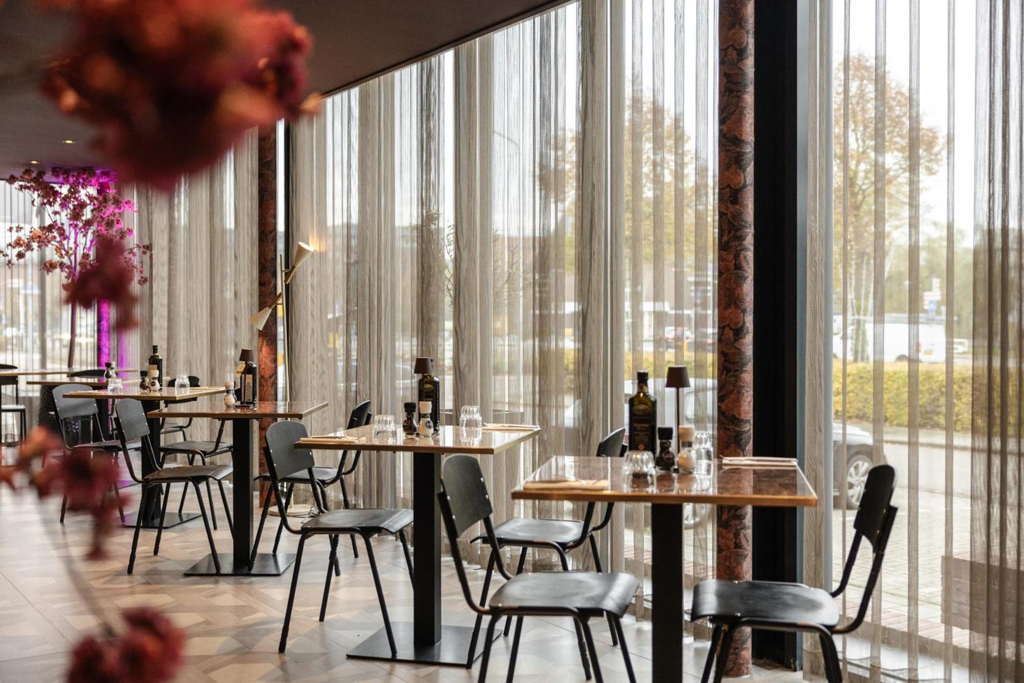 Twenty-three Amsterdam Airport Hotel 4*