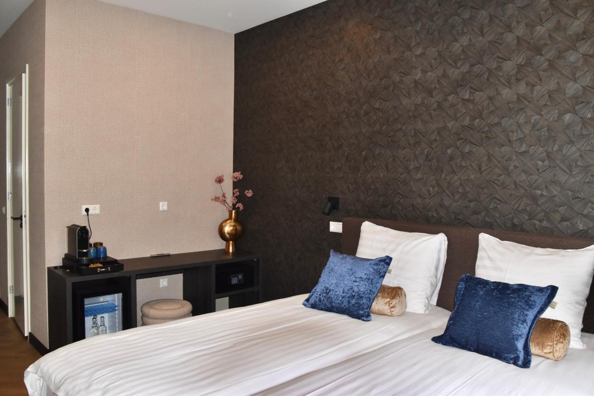 Hotel Twenty-three Amsterdam Airport 4*