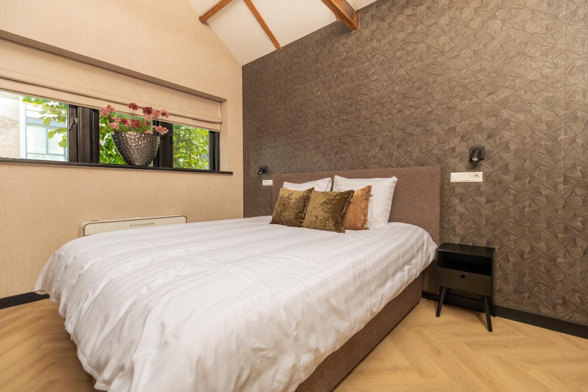 Twenty-three Amsterdam Airport Hotel 4*