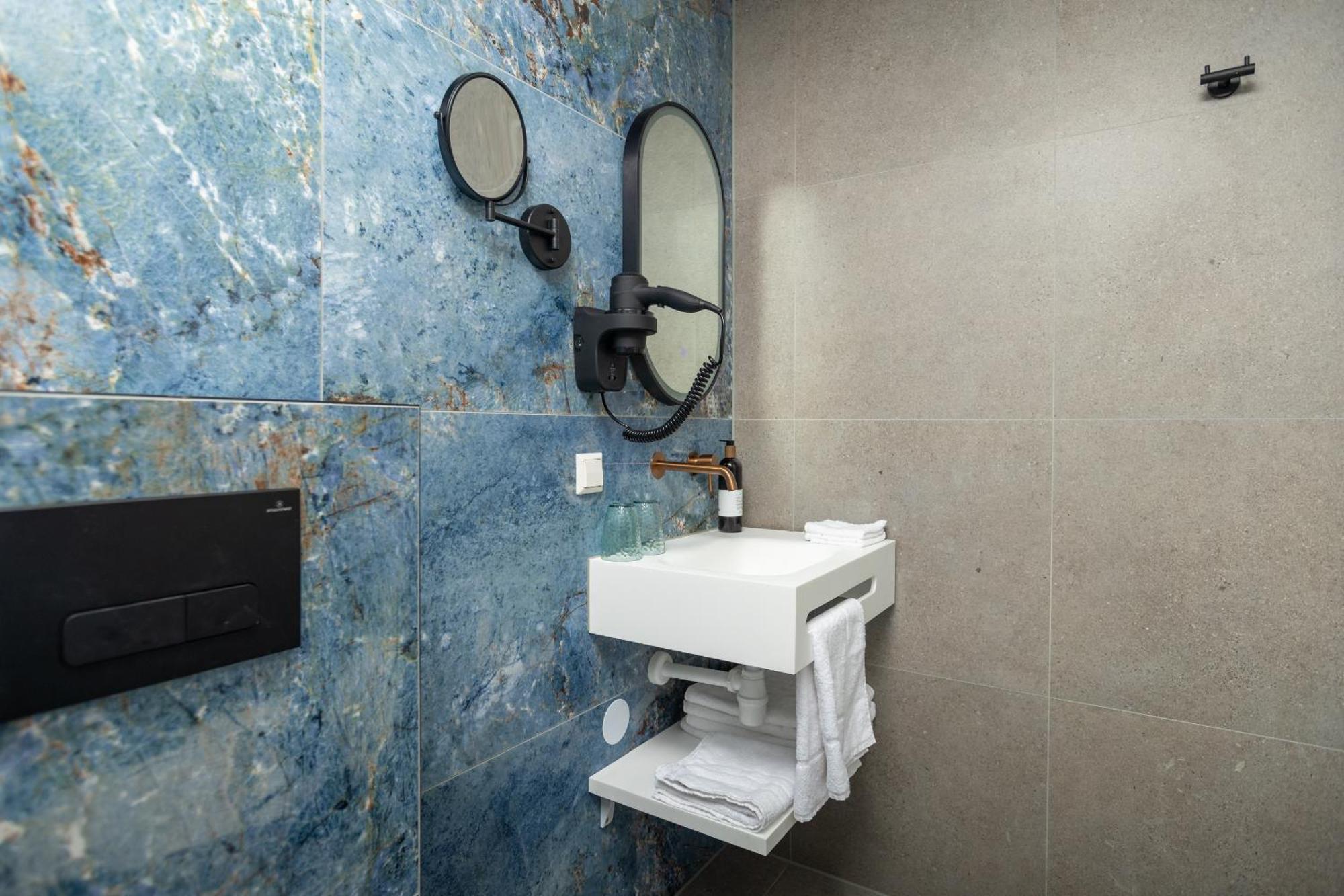 Twenty-three Amsterdam Airport Hotel 4*