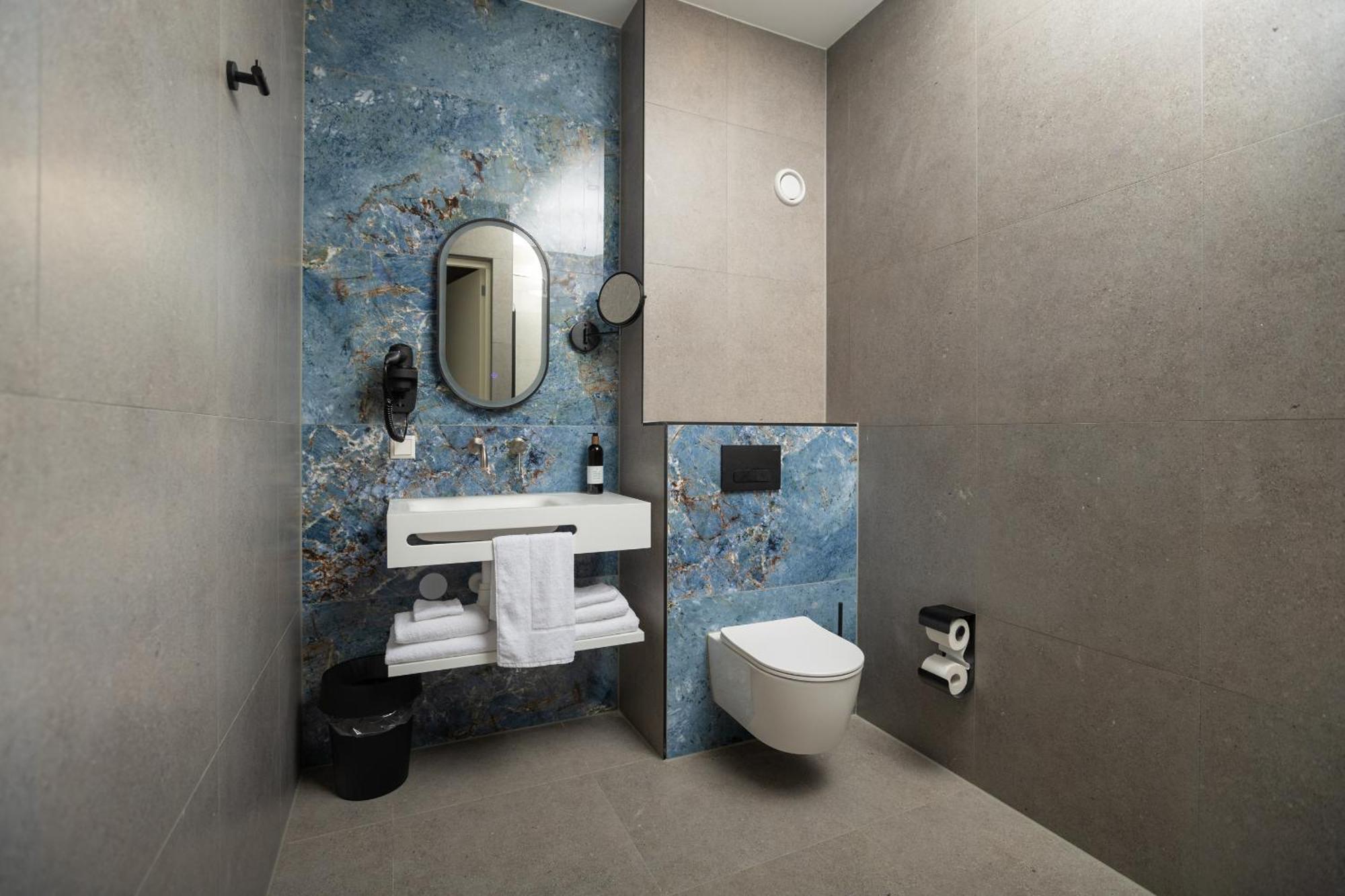 Twenty-three Amsterdam Airport Hotel Hoofddorp
