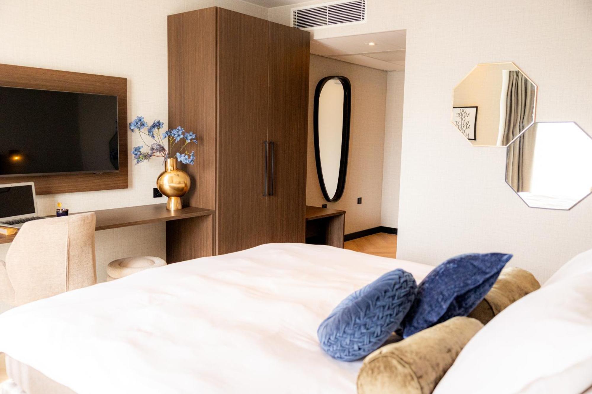 Twenty-three Amsterdam Airport Hotel 4*