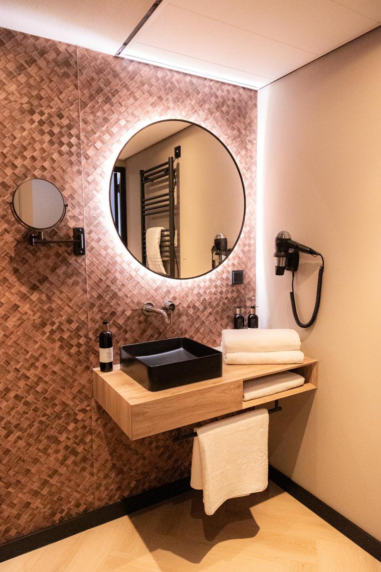 Hotel Twenty-three Amsterdam Airport 4*